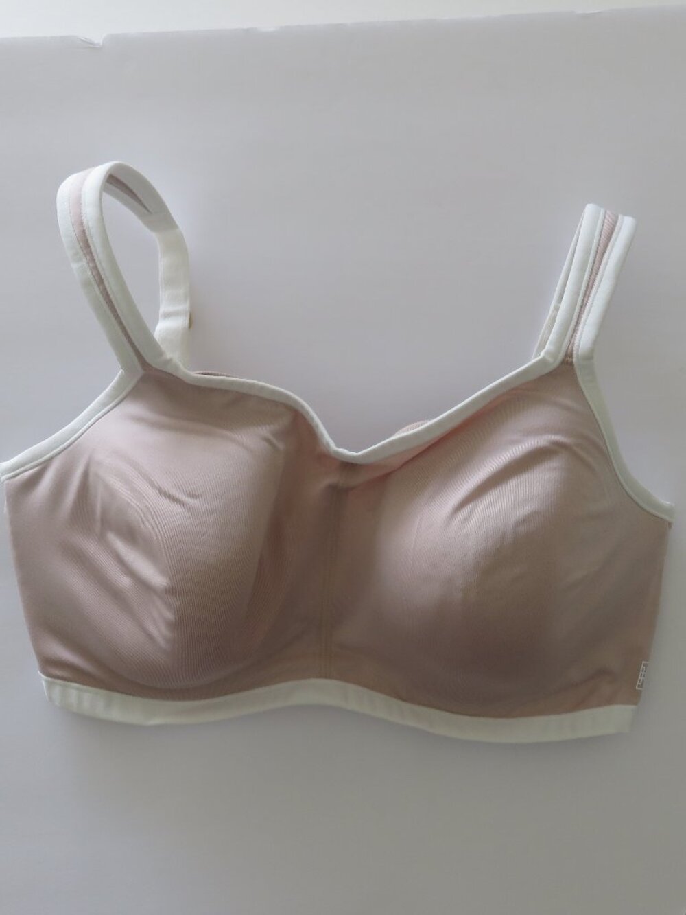 (#108) Natori Yogi Sports Bra Sz 34DDD Nude High Impact Underwire 731050